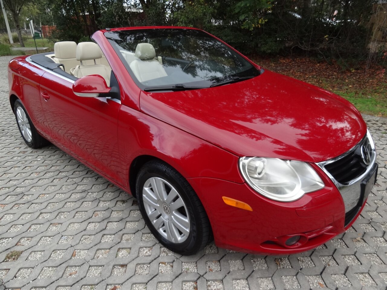 2008 Volkswagen Eos Turbo  Premium - Photo 1 - Deland, FL 32720
