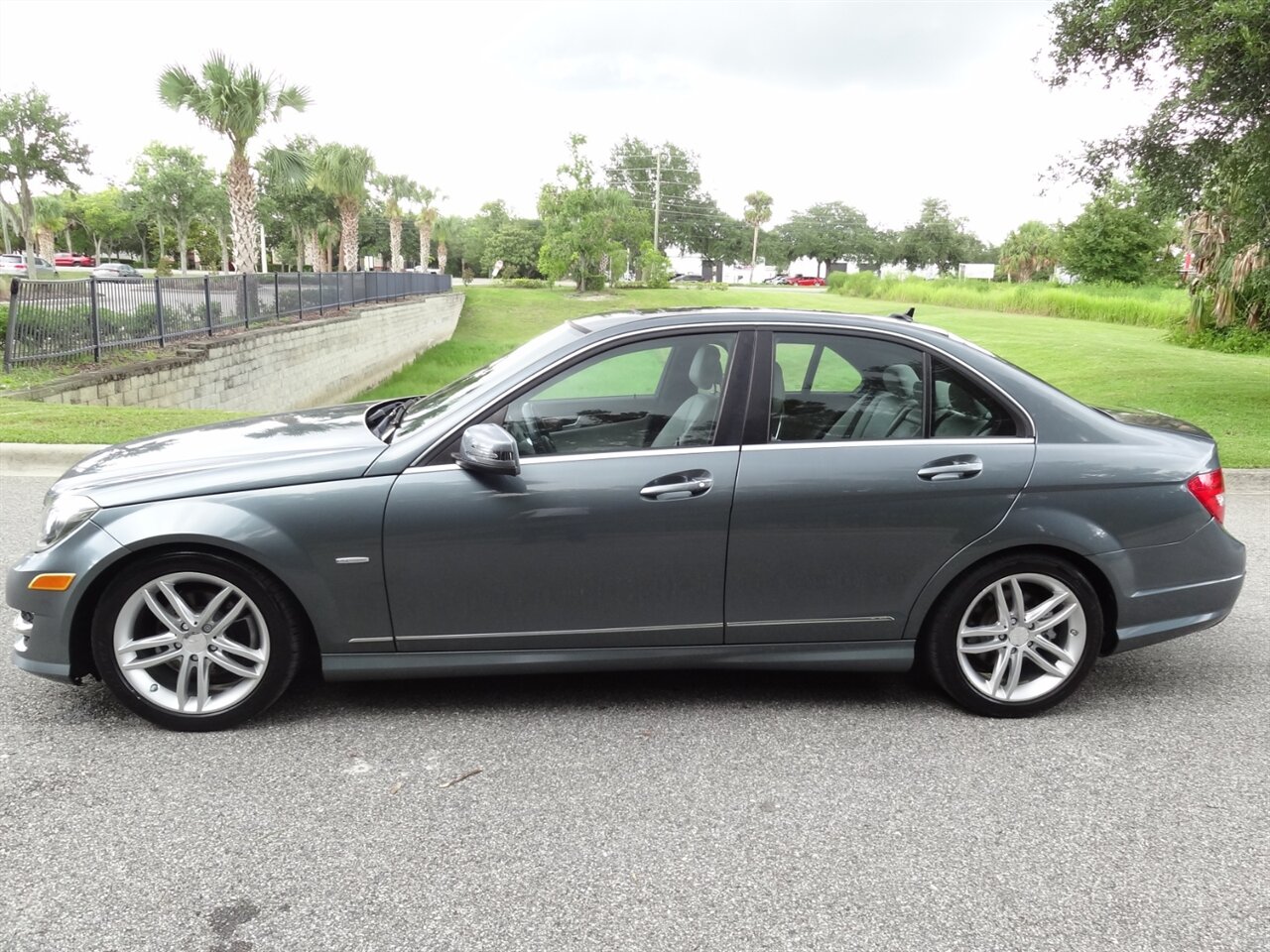 2012 Mercedes-Benz C 250 Sport  Premium - Photo 16 - Deland, FL 32720