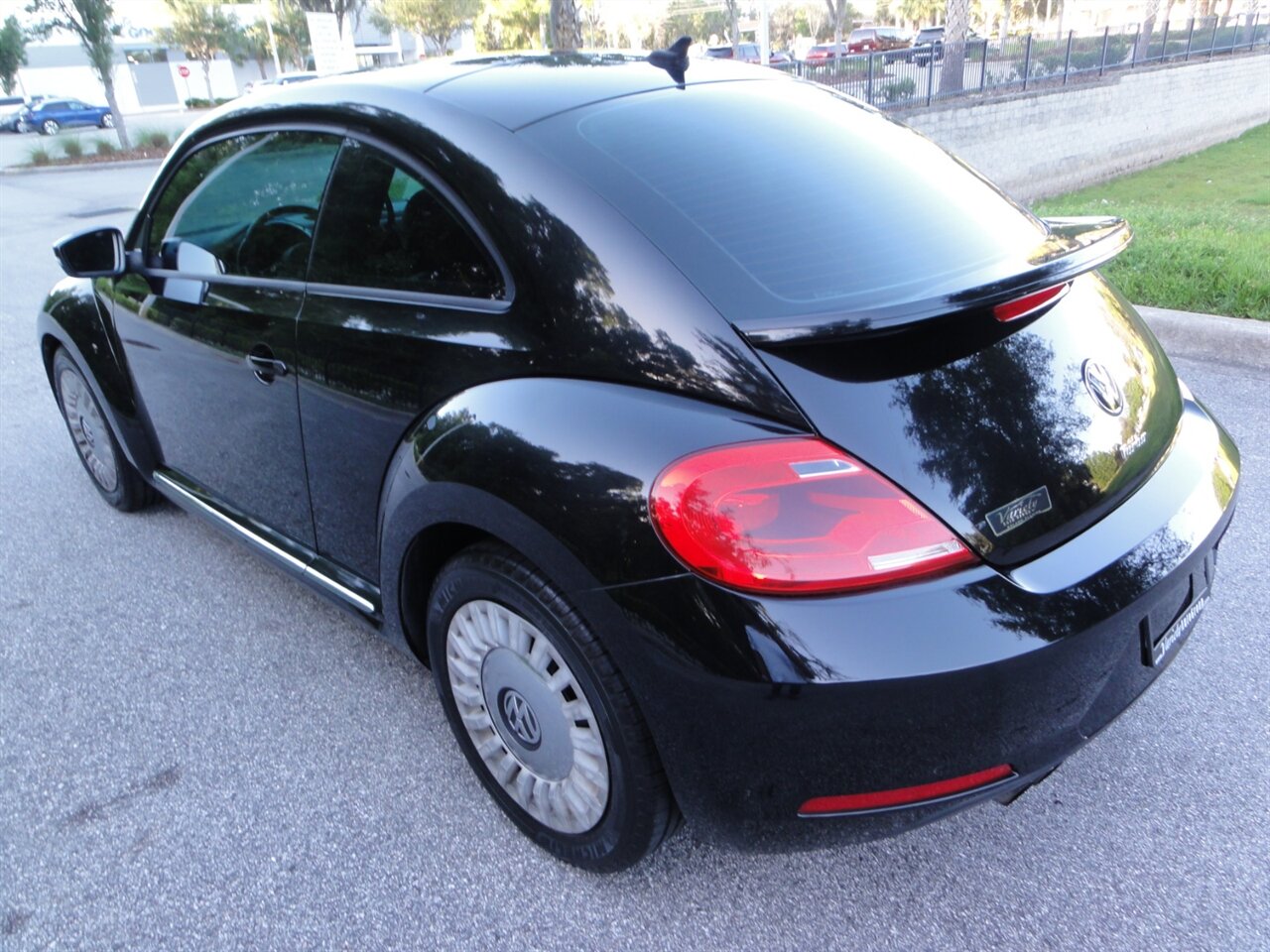 2016 Volkswagen Beetle-Classic 1.8T S   - Photo 4 - Deland, FL 32720
