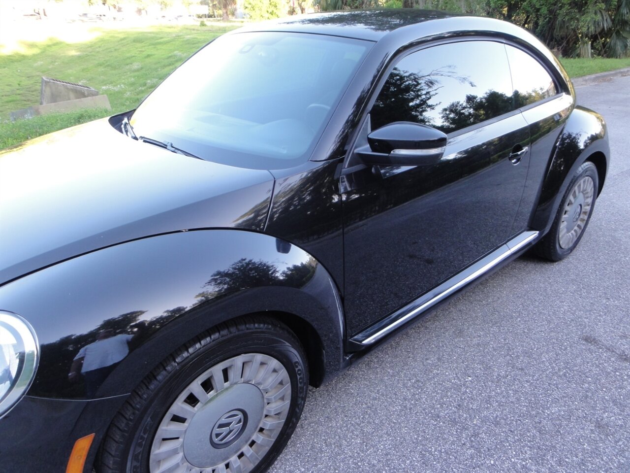 2016 Volkswagen Beetle-Classic 1.8T S   - Photo 9 - Deland, FL 32720