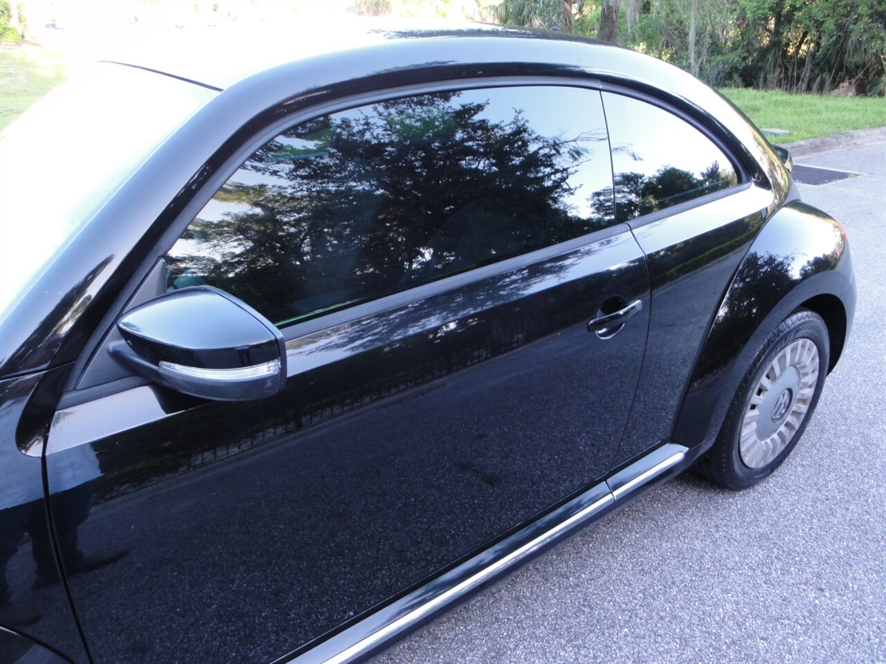 2016 Volkswagen Beetle-Classic 1.8T S   - Photo 11 - Deland, FL 32720