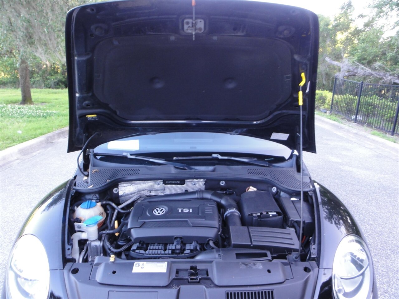 2016 Volkswagen Beetle-Classic 1.8T S   - Photo 24 - Deland, FL 32720