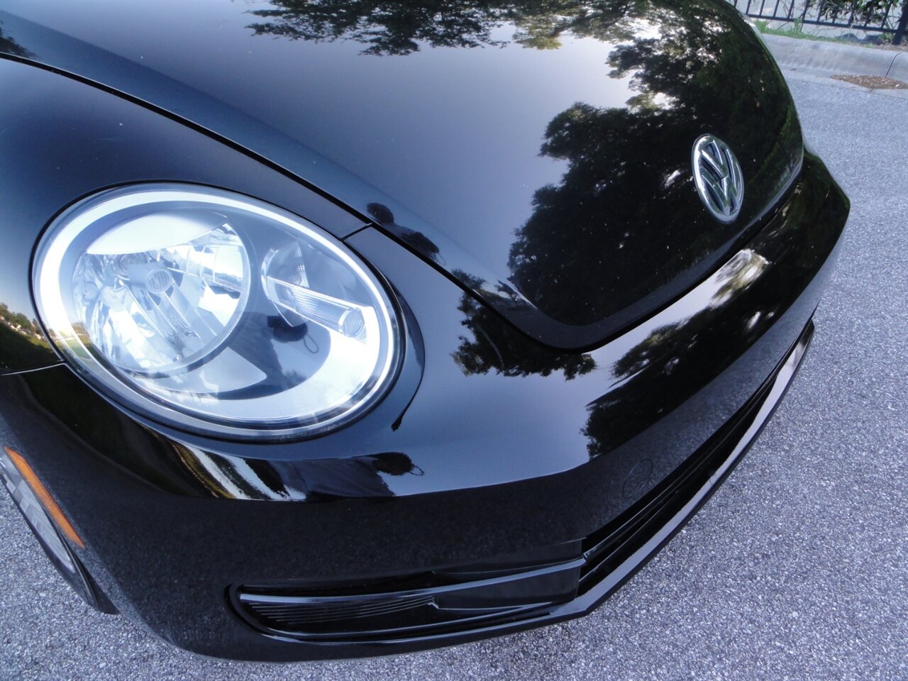 2016 Volkswagen Beetle-Classic 1.8T S   - Photo 6 - Deland, FL 32720