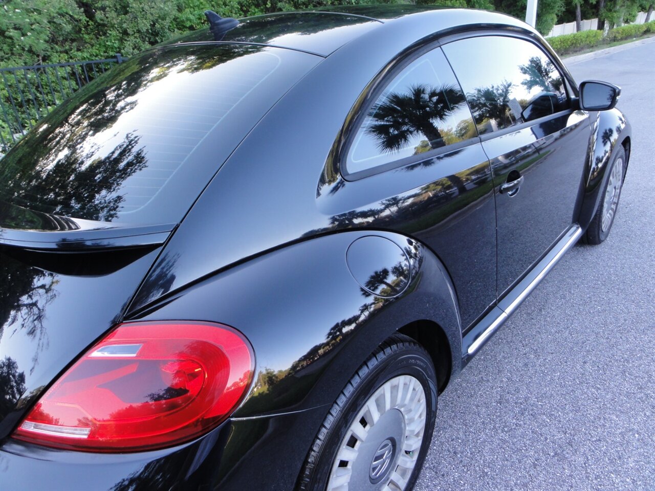 2016 Volkswagen Beetle-Classic 1.8T S   - Photo 13 - Deland, FL 32720