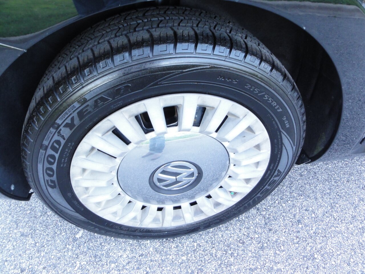 2016 Volkswagen Beetle-Classic 1.8T S   - Photo 23 - Deland, FL 32720