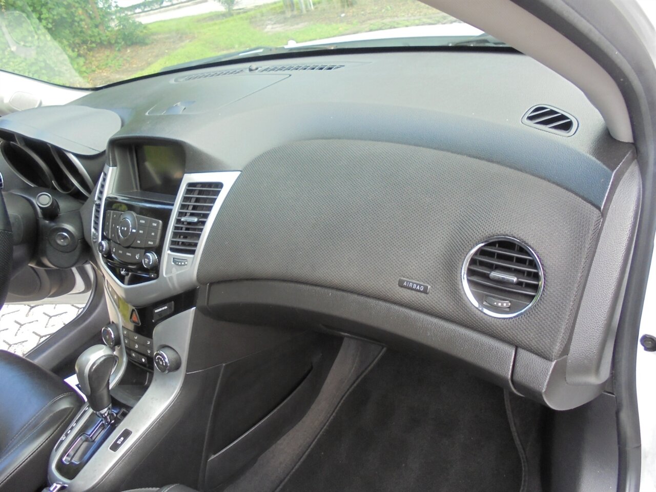2013 Chevrolet Cruze 2LT Auto   - Photo 38 - Deland, FL 32720