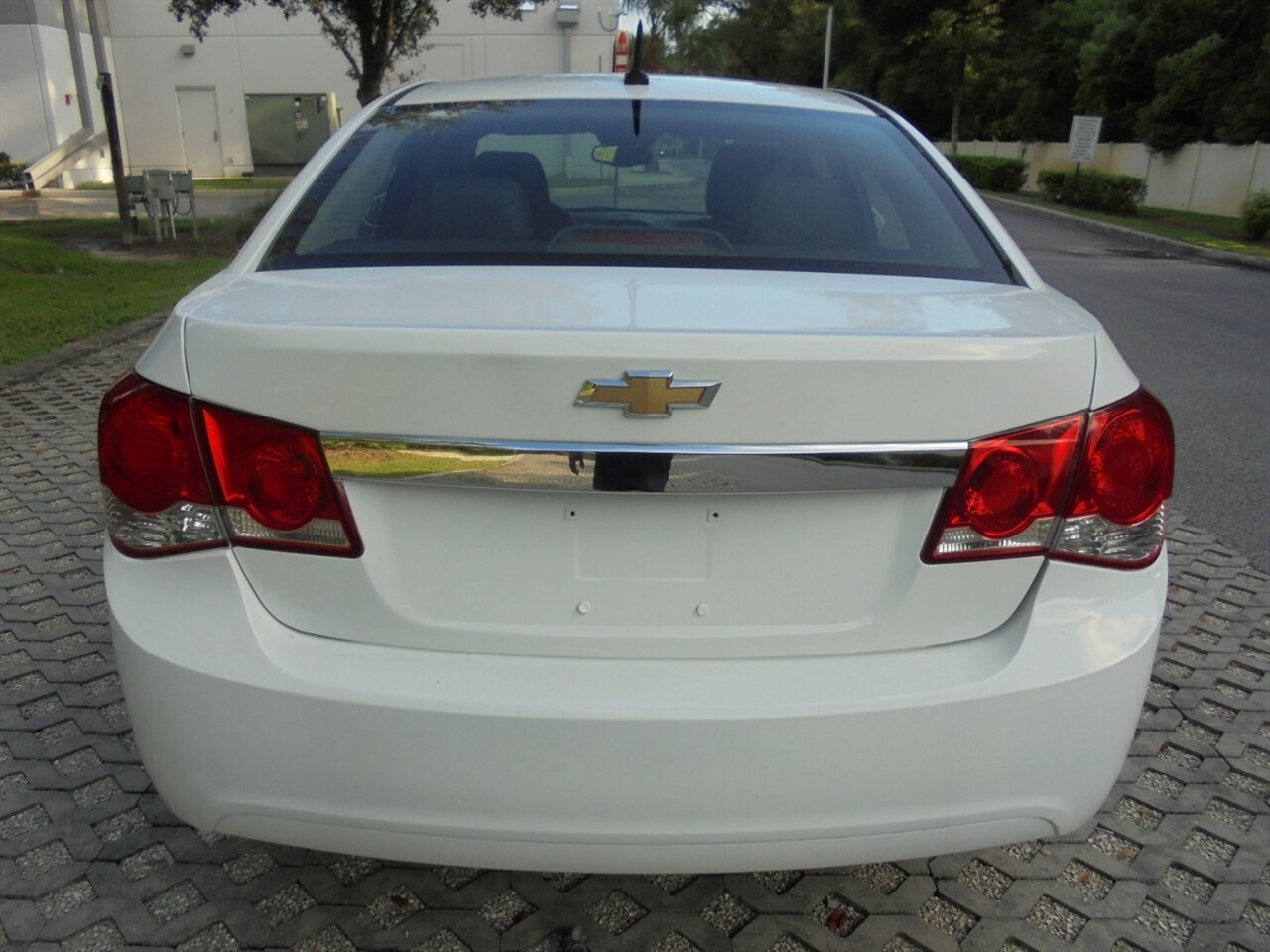 2013 Chevrolet Cruze 2LT Auto   - Photo 14 - Deland, FL 32720