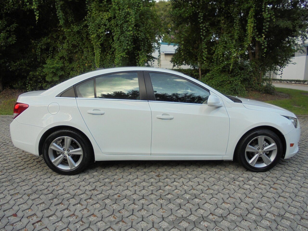 2013 Chevrolet Cruze 2LT Auto   - Photo 15 - Deland, FL 32720