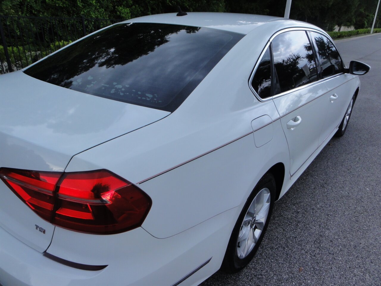 2016 Volkswagen Passat 1.8T S   - Photo 13 - Deland, FL 32720