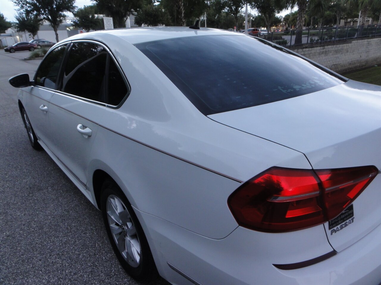 2016 Volkswagen Passat 1.8T S   - Photo 12 - Deland, FL 32720