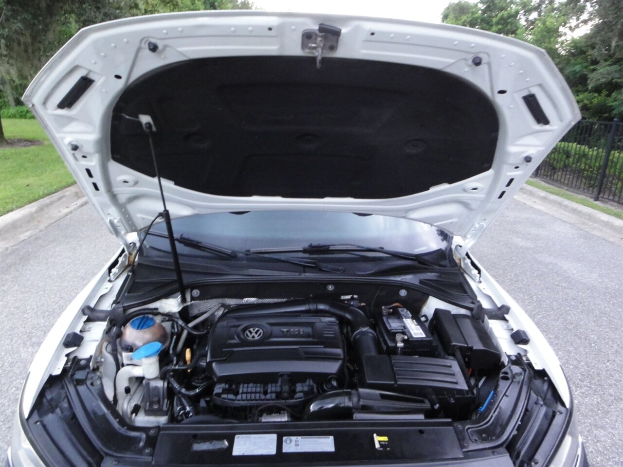 2016 Volkswagen Passat 1.8T S   - Photo 24 - Deland, FL 32720