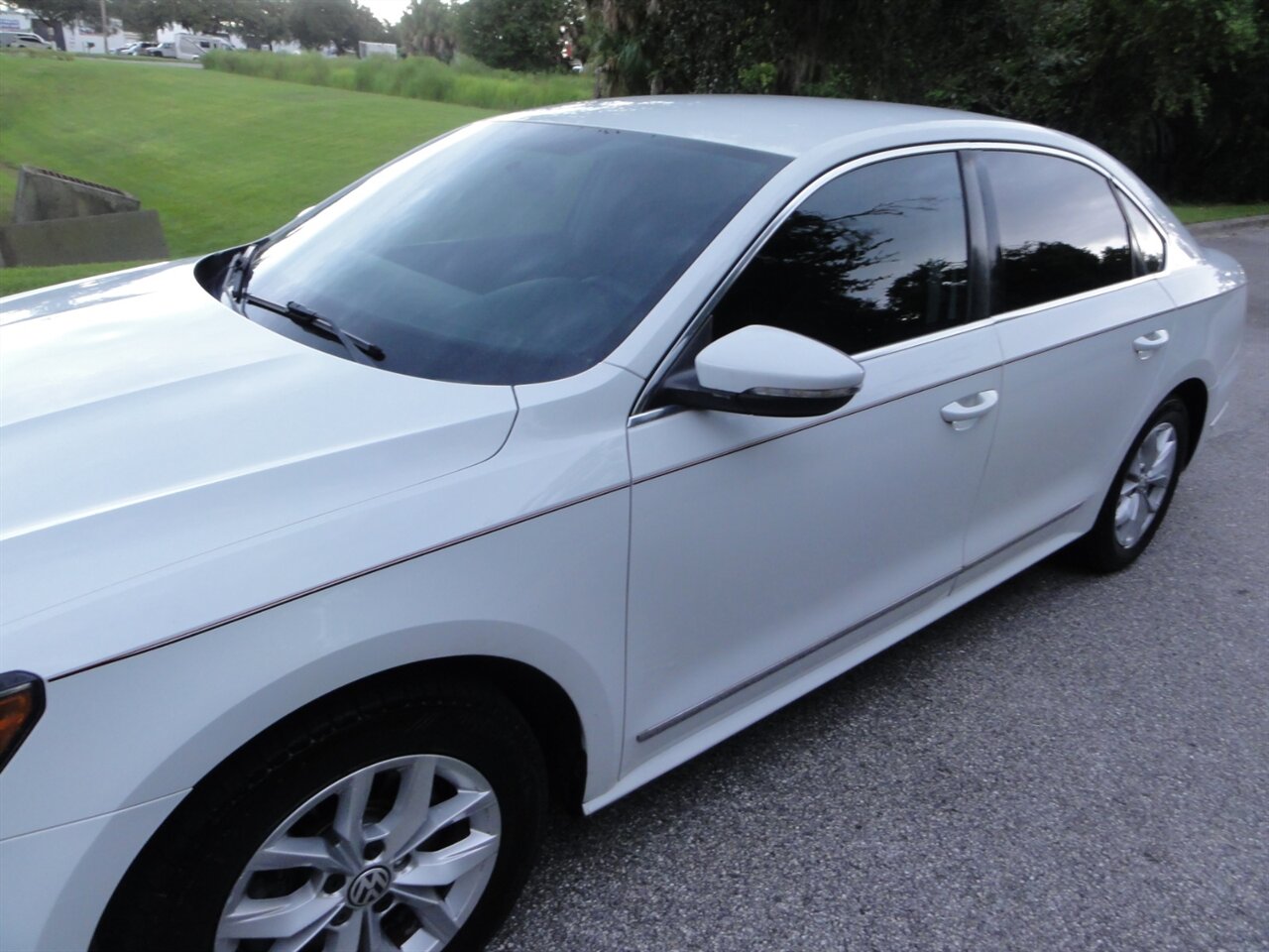 2016 Volkswagen Passat 1.8T S   - Photo 9 - Deland, FL 32720
