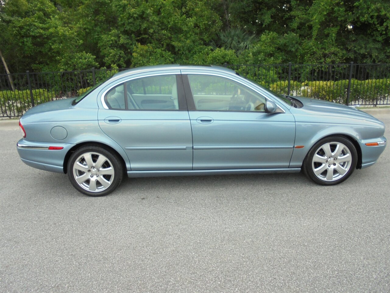 2005 Jaguar X-Type 3.0L  Premium - Photo 16 - Deland, FL 32720