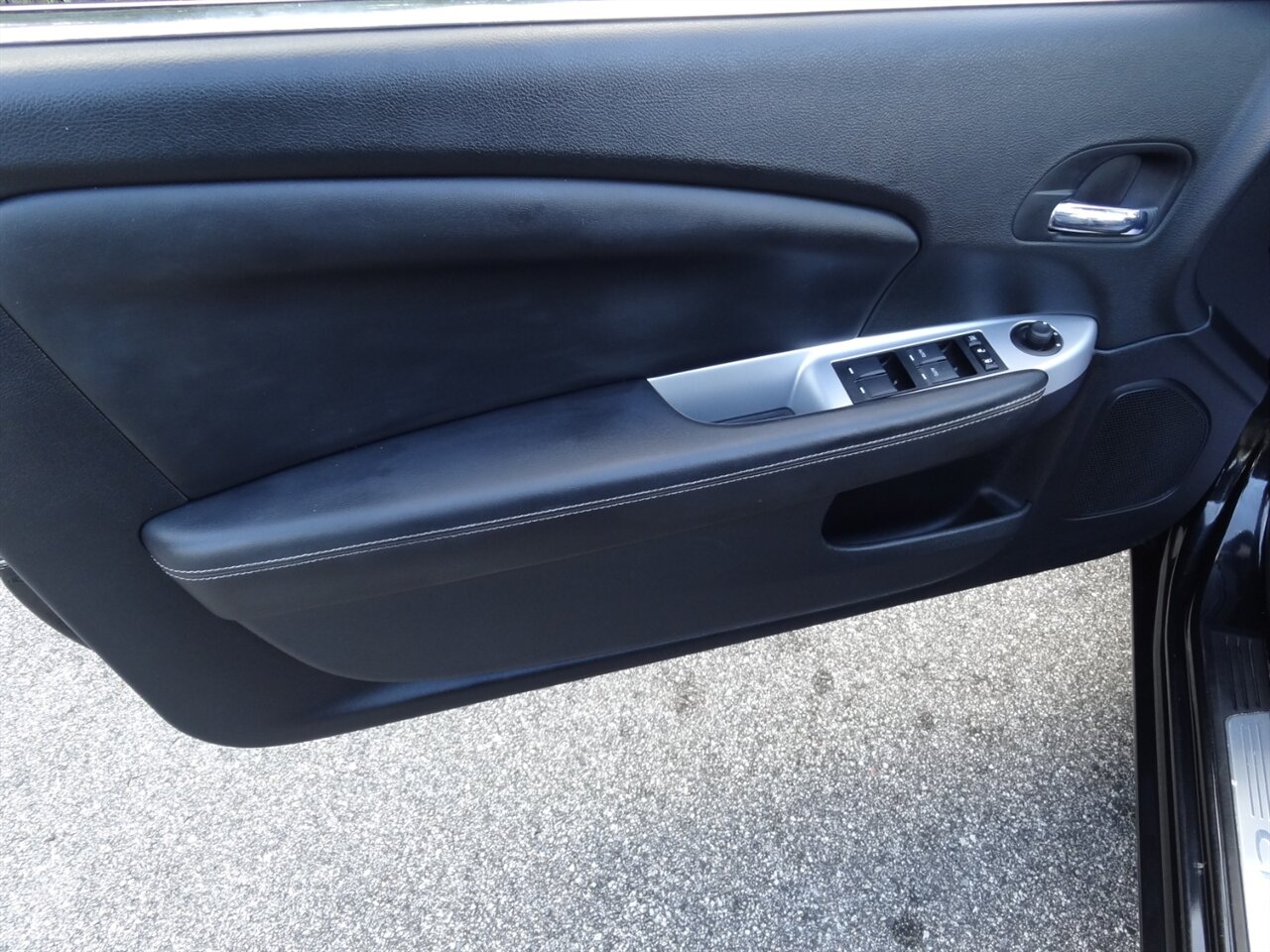 2013 Chrysler 200 Limited  Hard top convertible - Photo 35 - Deland, FL 32720