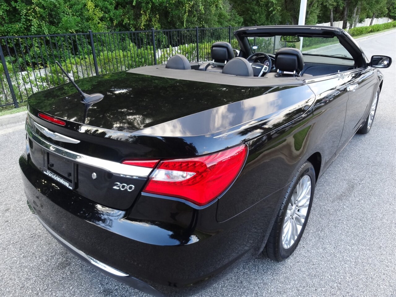 2013 Chrysler 200 Limited  Hard top convertible - Photo 6 - Deland, FL 32720