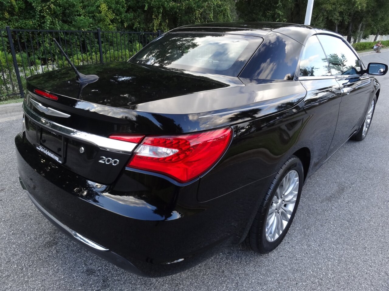 2013 Chrysler 200 Limited  Hard top convertible - Photo 5 - Deland, FL 32720