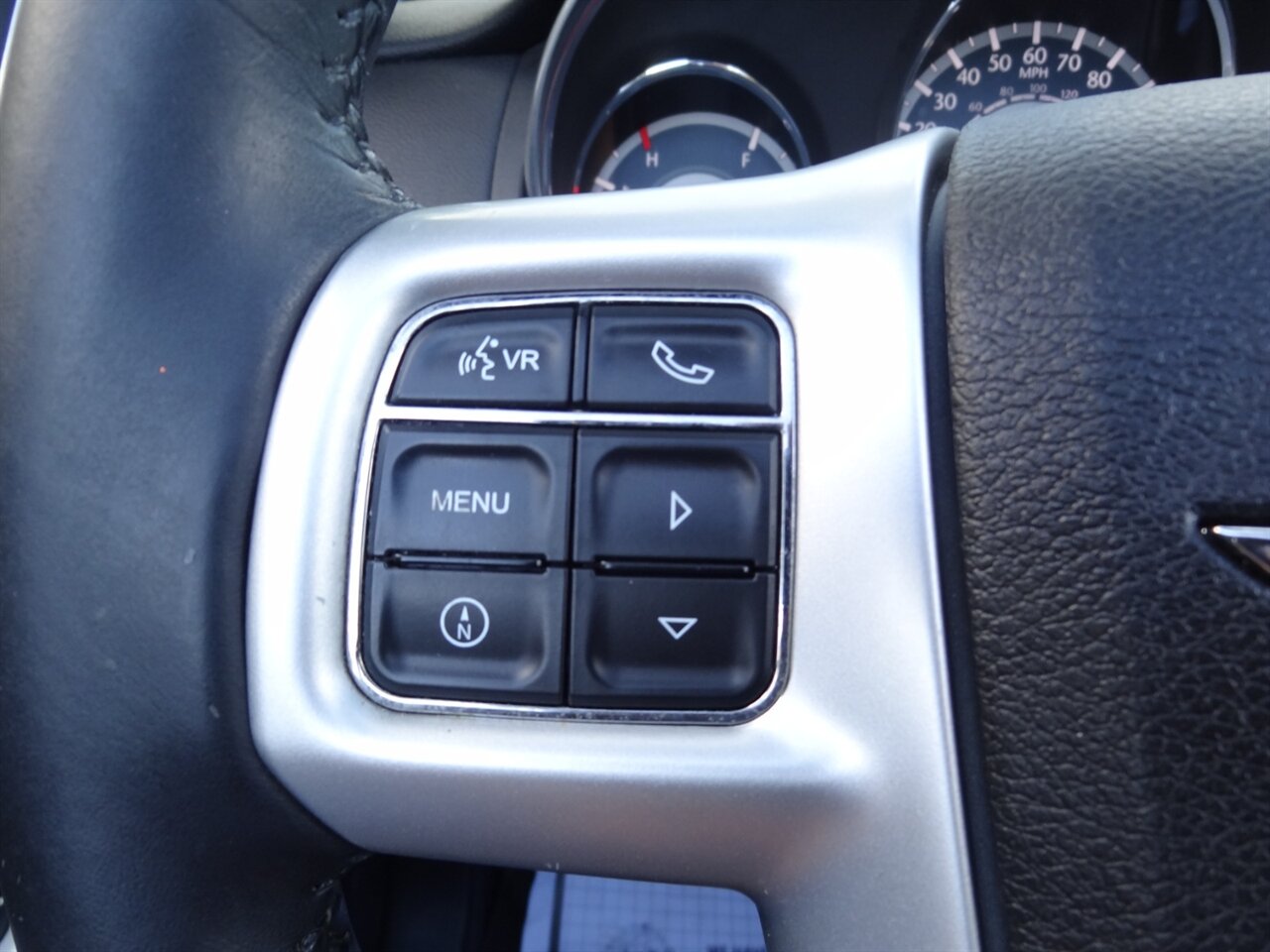 2013 Chrysler 200 Limited  Hard top convertible - Photo 47 - Deland, FL 32720