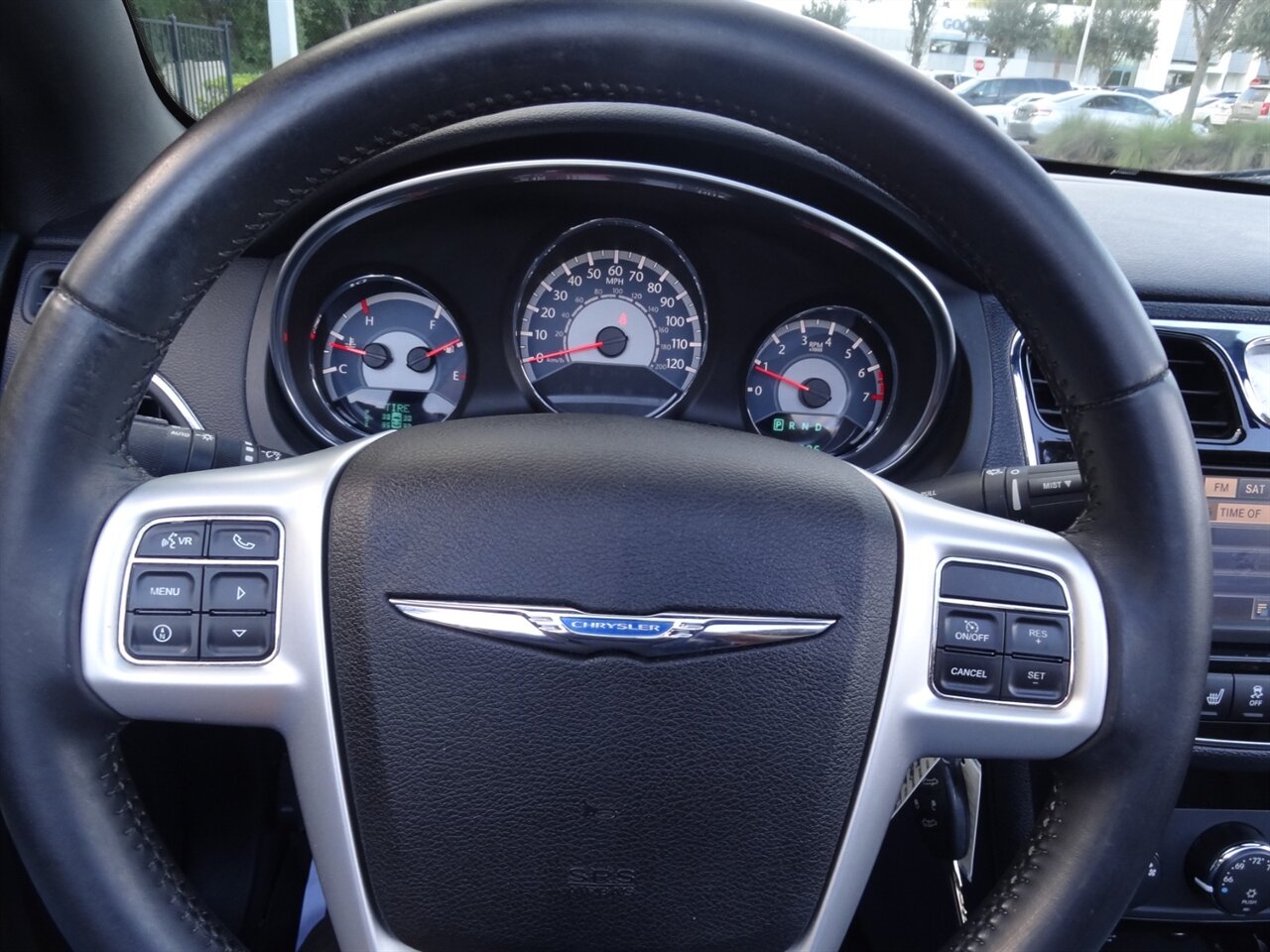 2013 Chrysler 200 Limited  Hard top convertible - Photo 45 - Deland, FL 32720