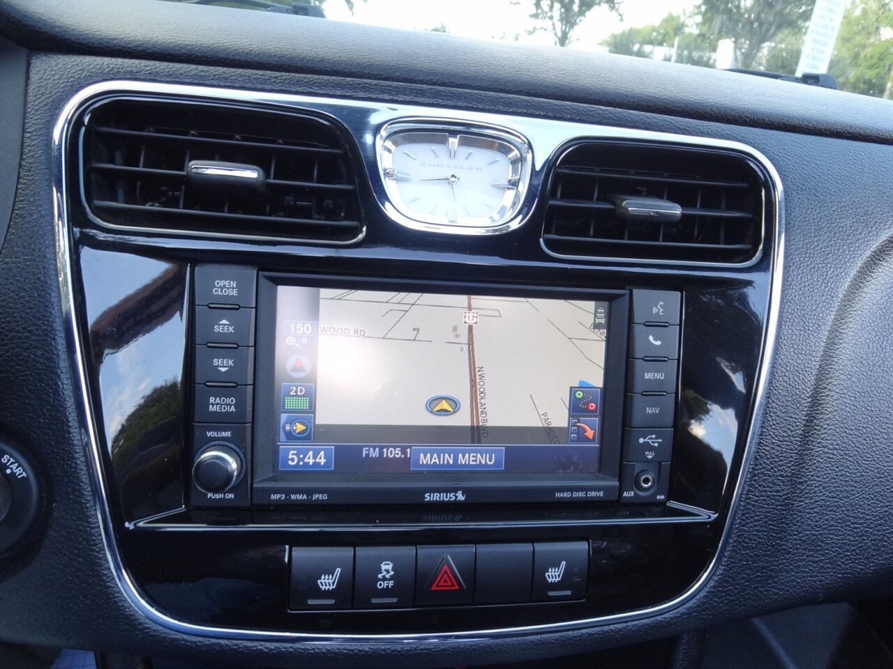 2013 Chrysler 200 Limited  Hard top convertible - Photo 50 - Deland, FL 32720