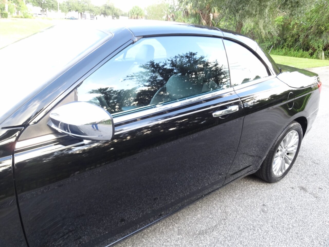 2013 Chrysler 200 Limited  Hard top convertible - Photo 15 - Deland, FL 32720