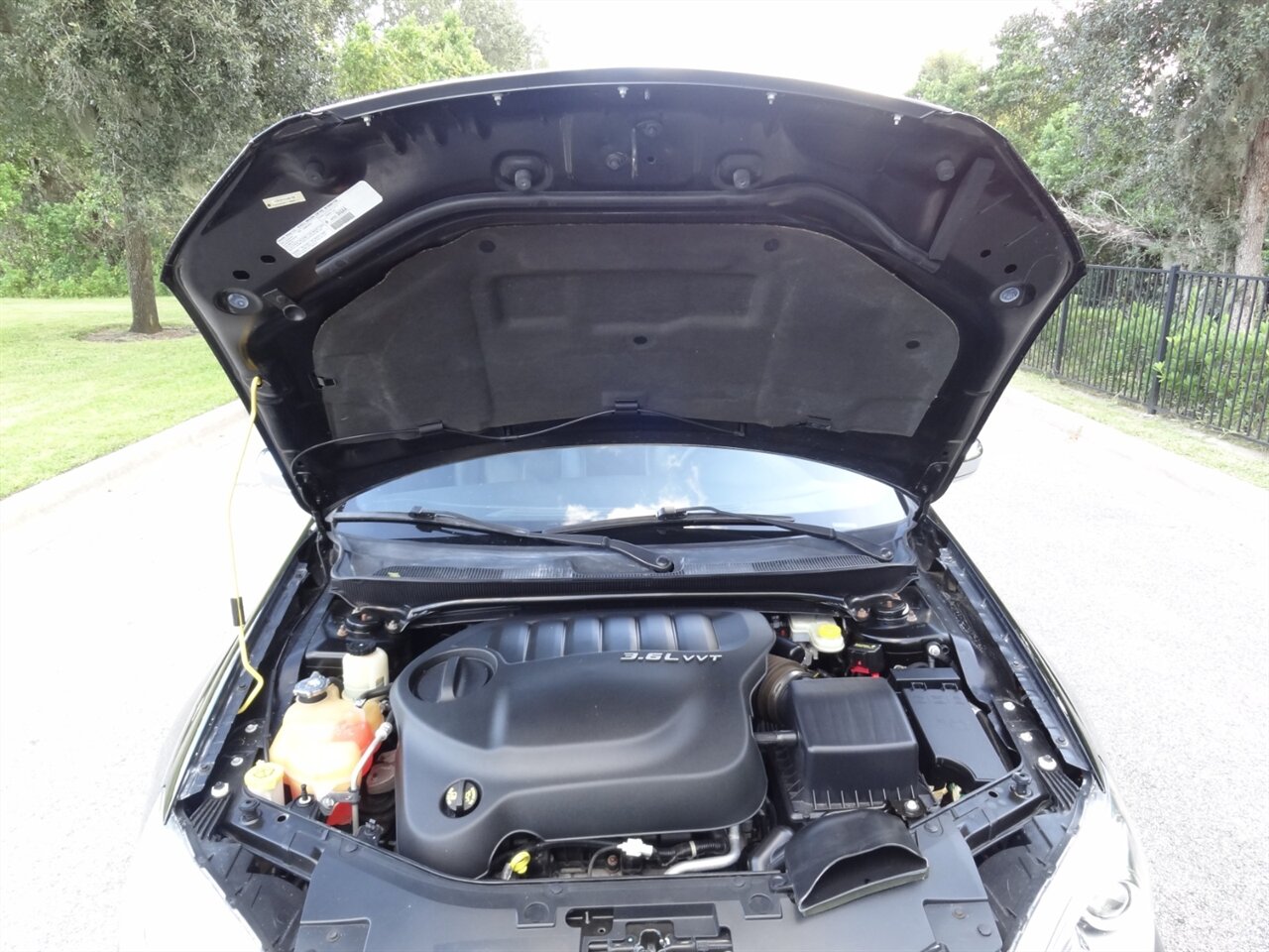 2013 Chrysler 200 Limited  Hard top convertible - Photo 32 - Deland, FL 32720