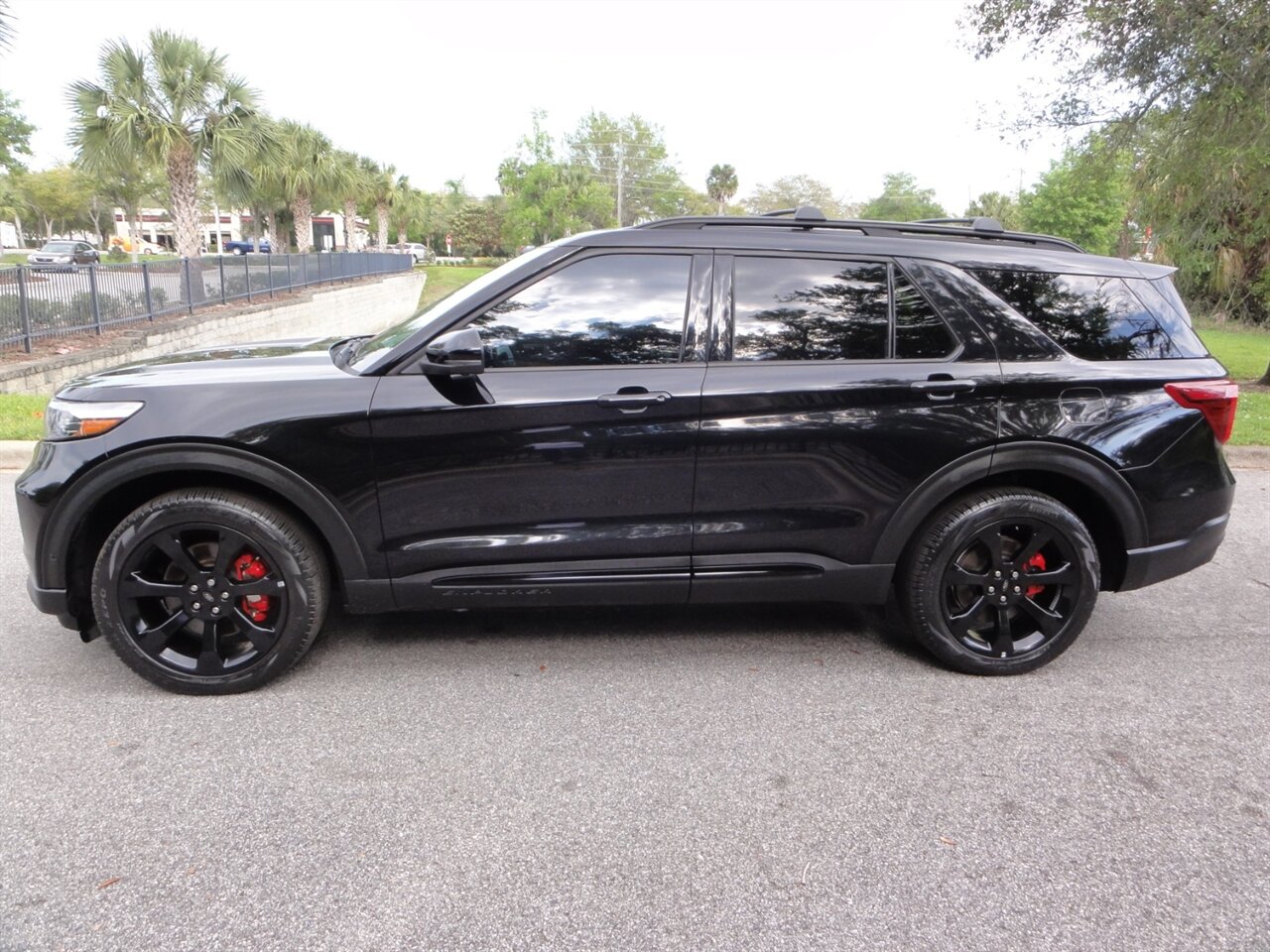 2022 Ford Explorer ST Premium - Photo 16 - Deland, FL 32720