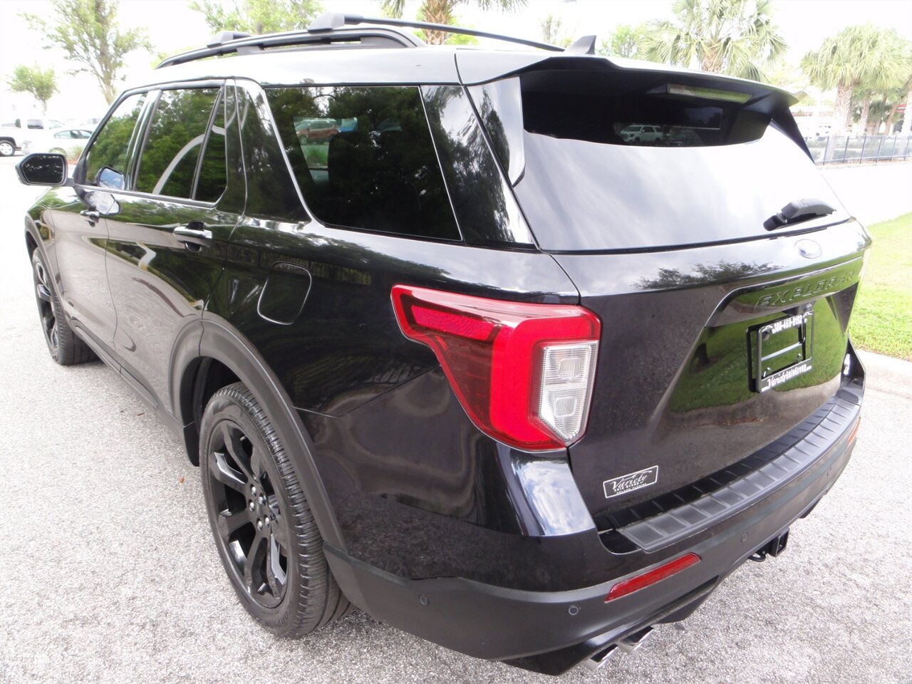 2022 Ford Explorer ST Premium - Photo 4 - Deland, FL 32720