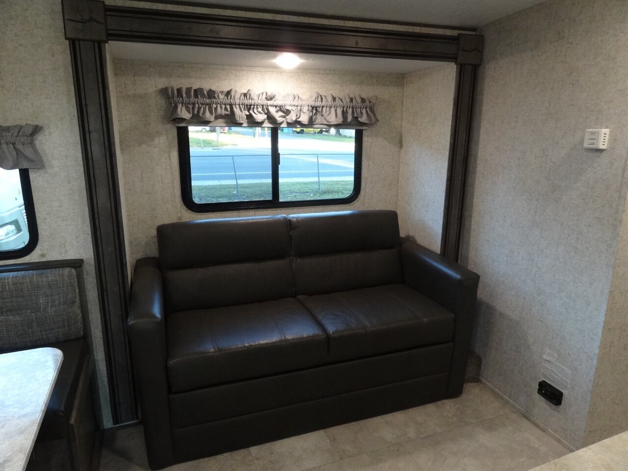 2020 Coachmen Apex Nano 213RDS - Photo 25 - Deland, FL 32720