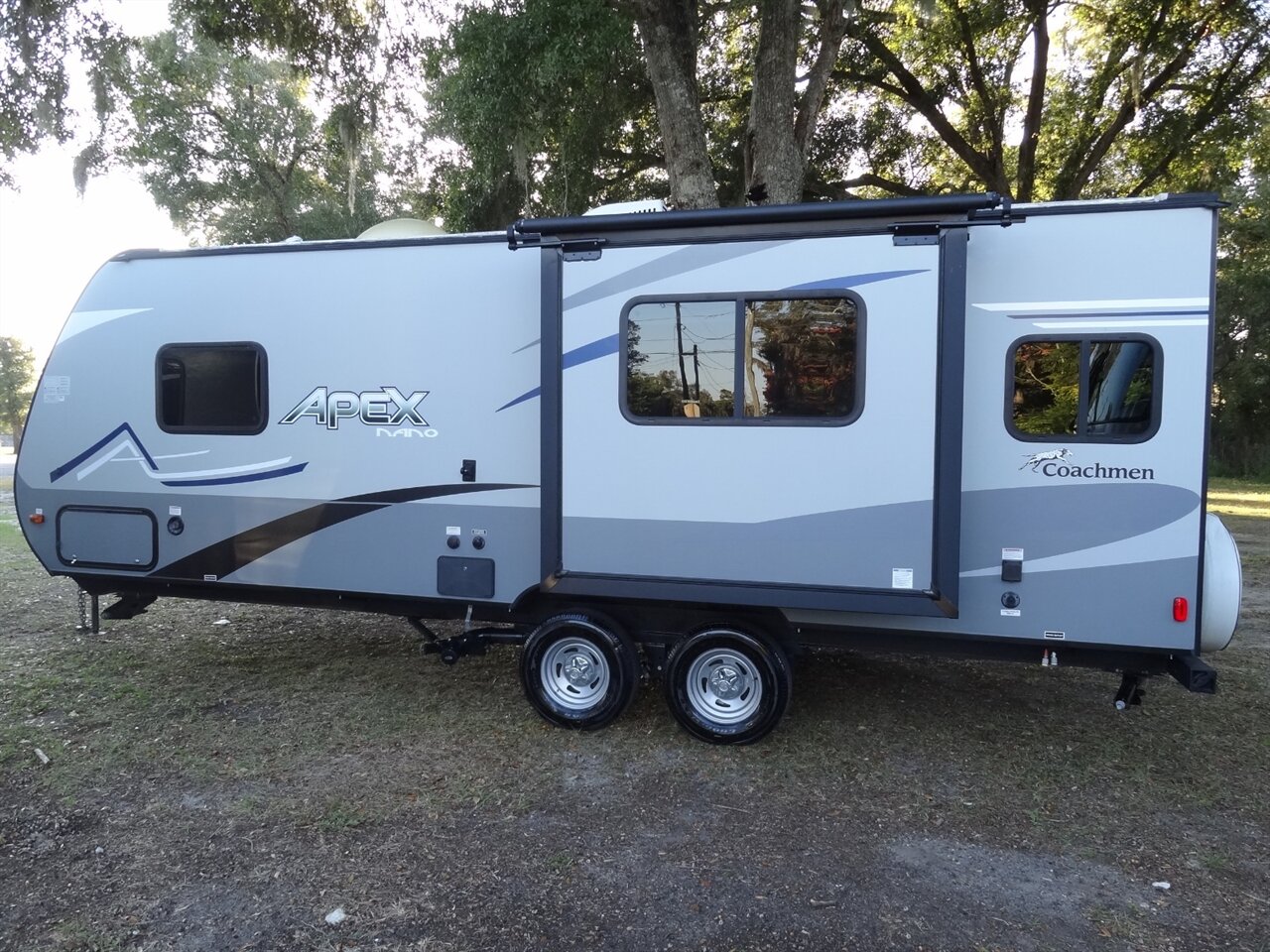 2020 Coachmen Apex Nano 213RDS - Photo 2 - Deland, FL 32720