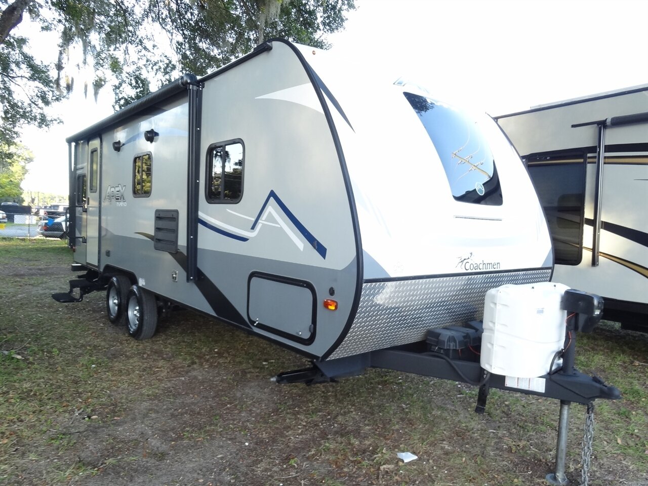 2020 Coachmen Apex Nano 213RDS - Photo 6 - Deland, FL 32720