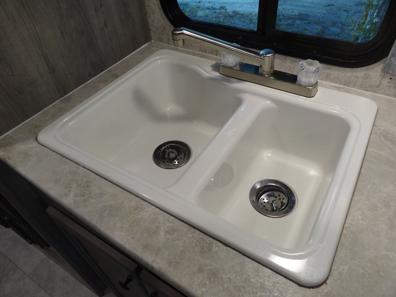 2020 Coachmen Apex Nano 213RDS - Photo 38 - Deland, FL 32720