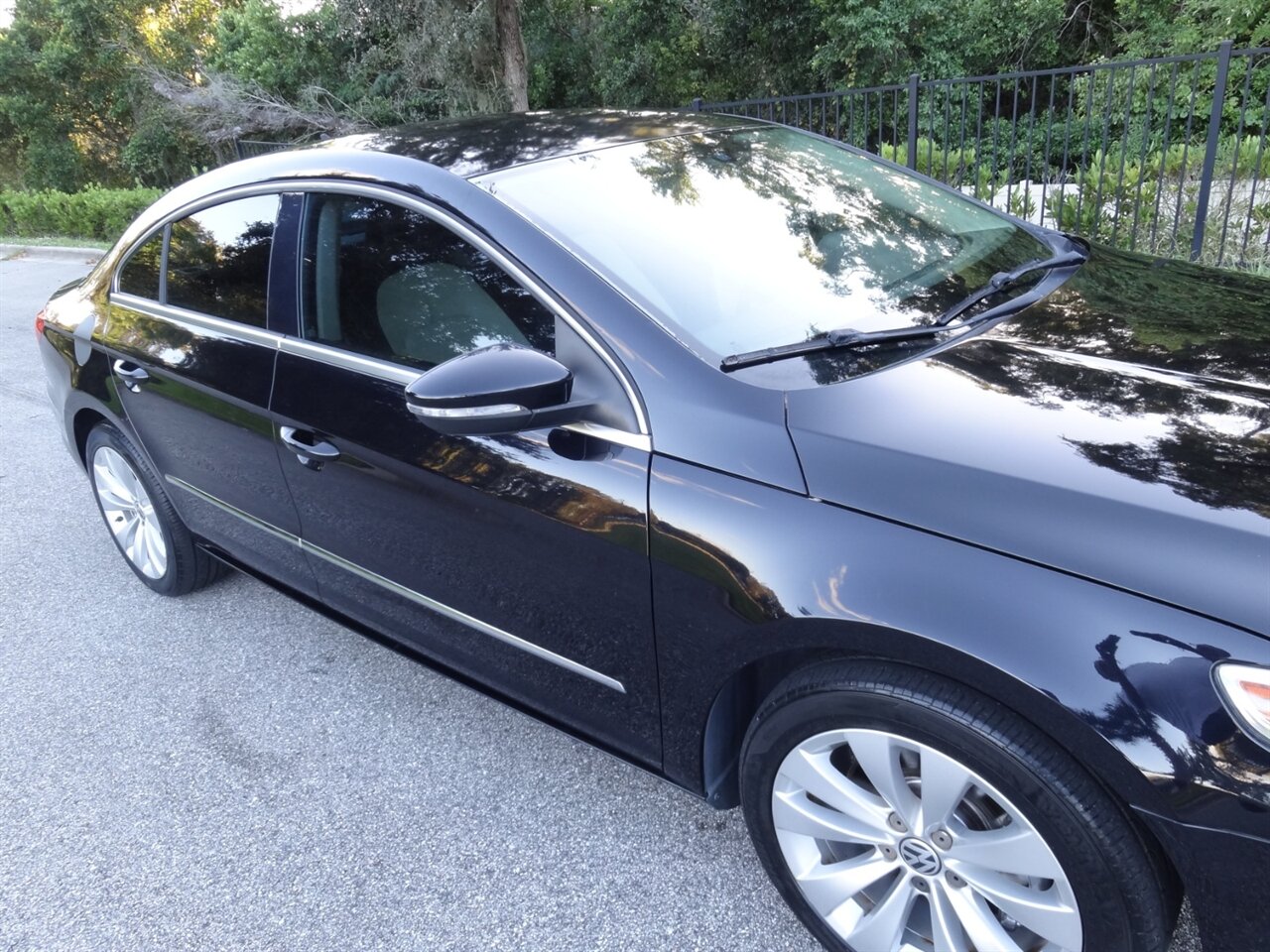 2011 Volkswagen CC Sport - Photo 8 - Deland, FL 32720