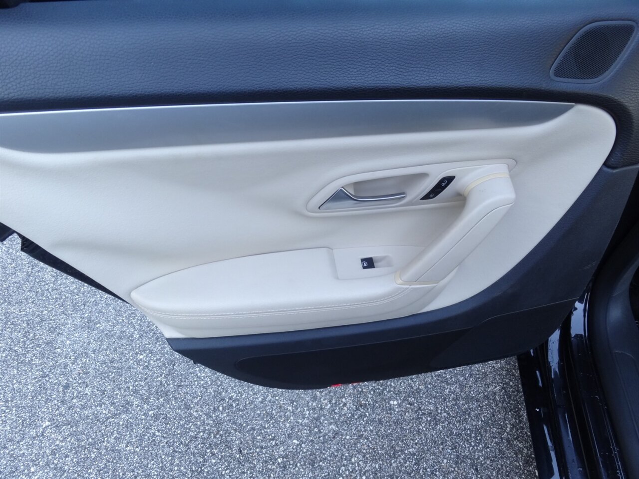 2011 Volkswagen CC Sport - Photo 32 - Deland, FL 32720