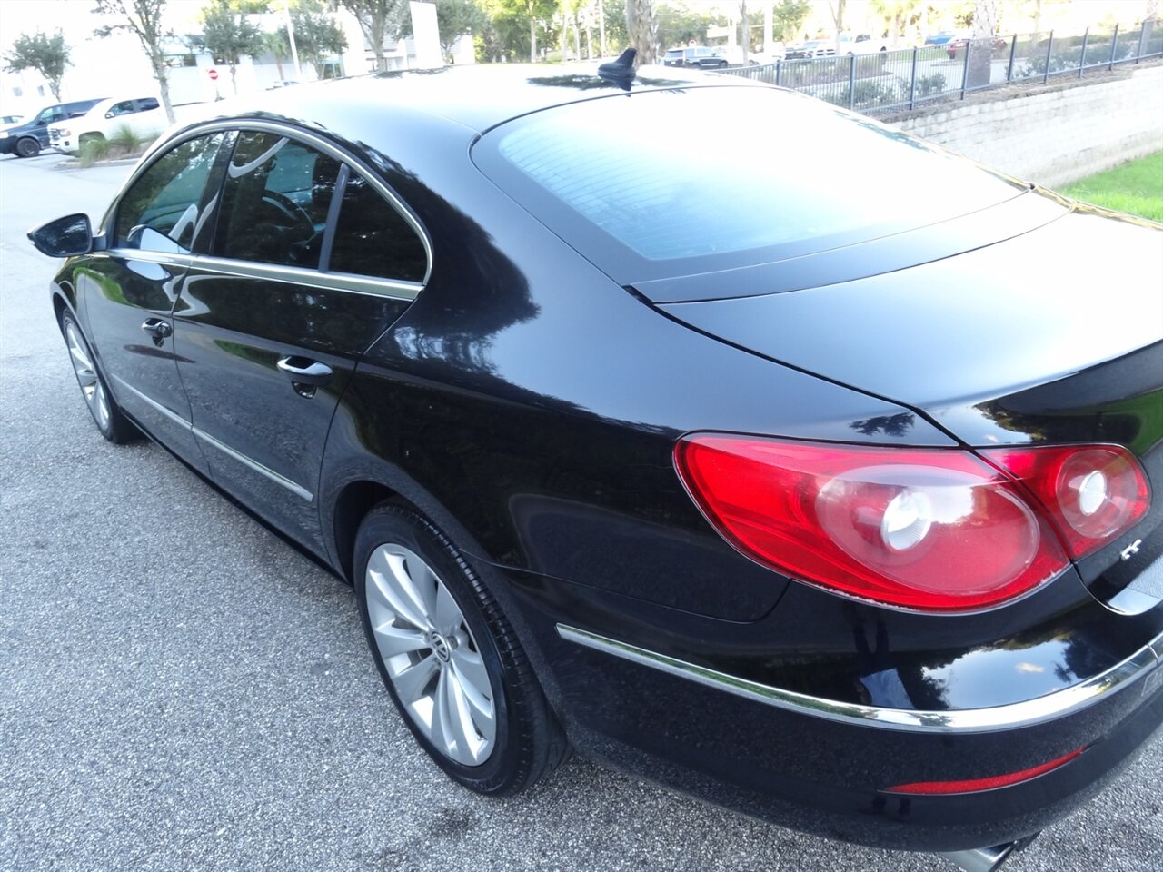 2011 Volkswagen CC Sport - Photo 12 - Deland, FL 32720