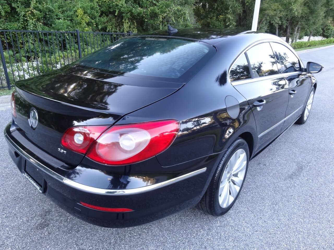 2011 Volkswagen CC Sport - Photo 4 - Deland, FL 32720