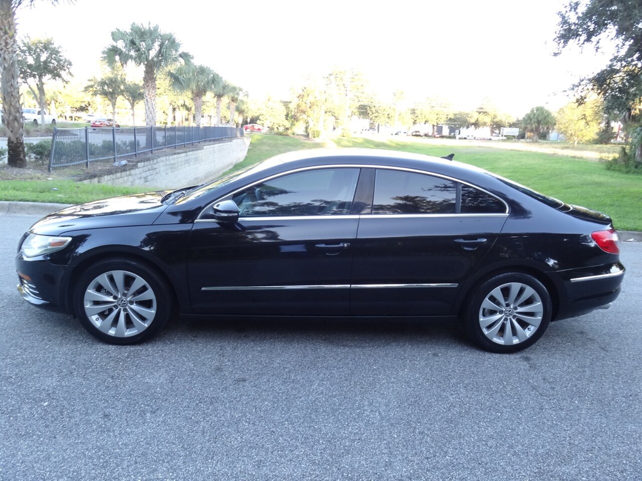 2011 Volkswagen CC Sport - Photo 16 - Deland, FL 32720