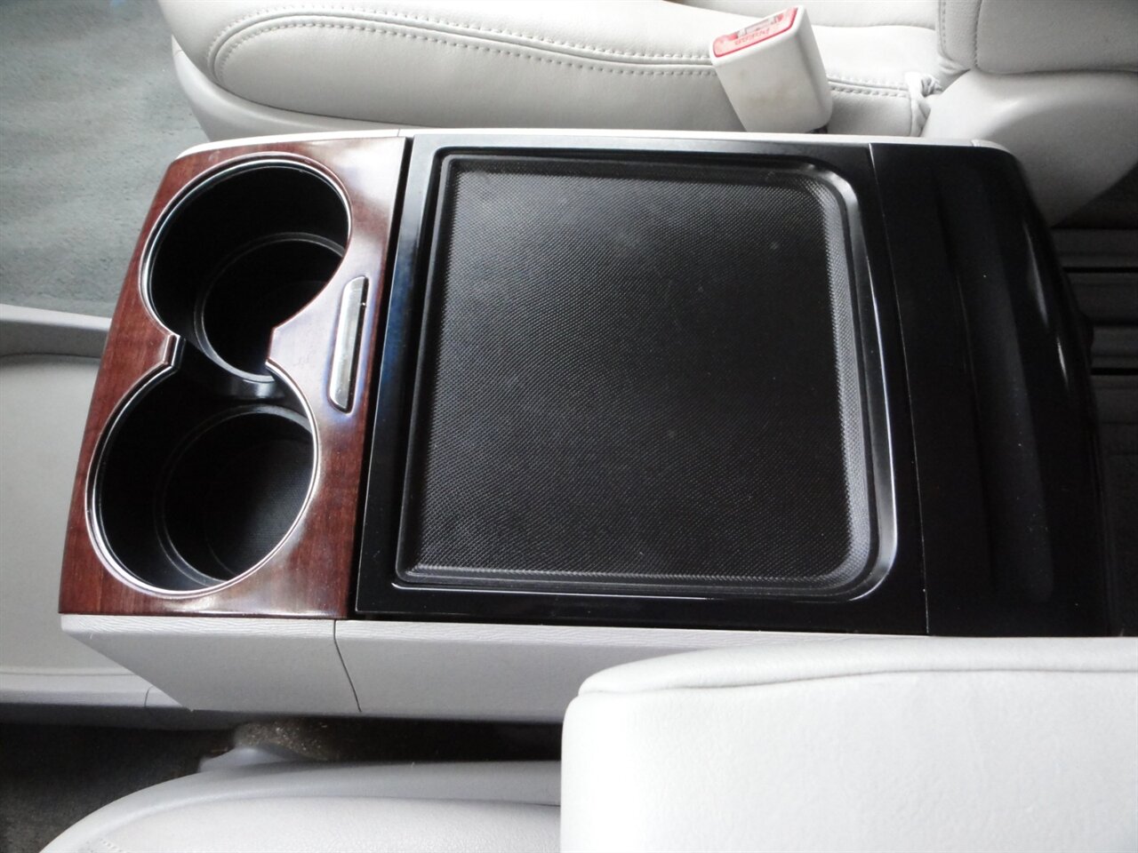 2014 Toyota Sienna XLE 8-Passenger Rear DVD entertainment - Photo 58 - Deland, FL 32720