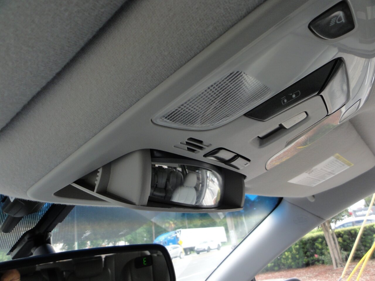2014 Toyota Sienna XLE 8-Passenger Rear DVD entertainment - Photo 63 - Deland, FL 32720