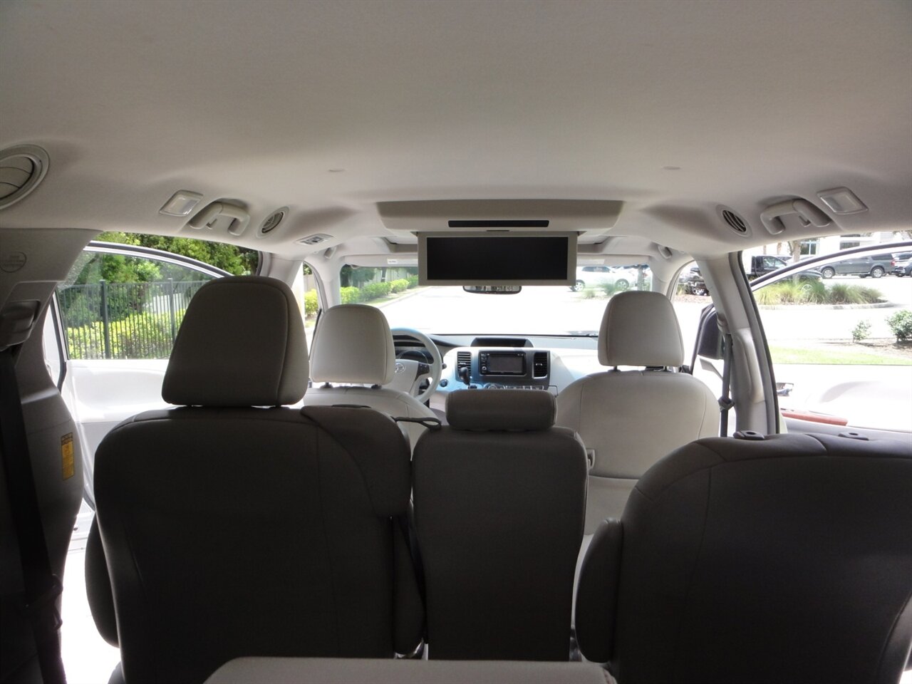 2014 Toyota Sienna XLE 8-Passenger Rear DVD entertainment - Photo 40 - Deland, FL 32720
