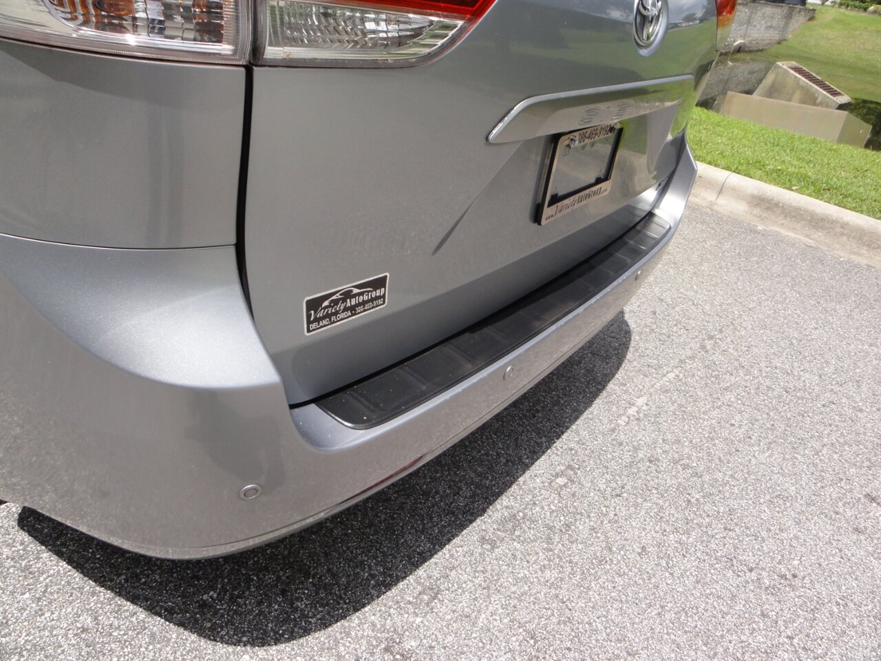 2014 Toyota Sienna XLE 8-Passenger Rear DVD entertainment - Photo 22 - Deland, FL 32720