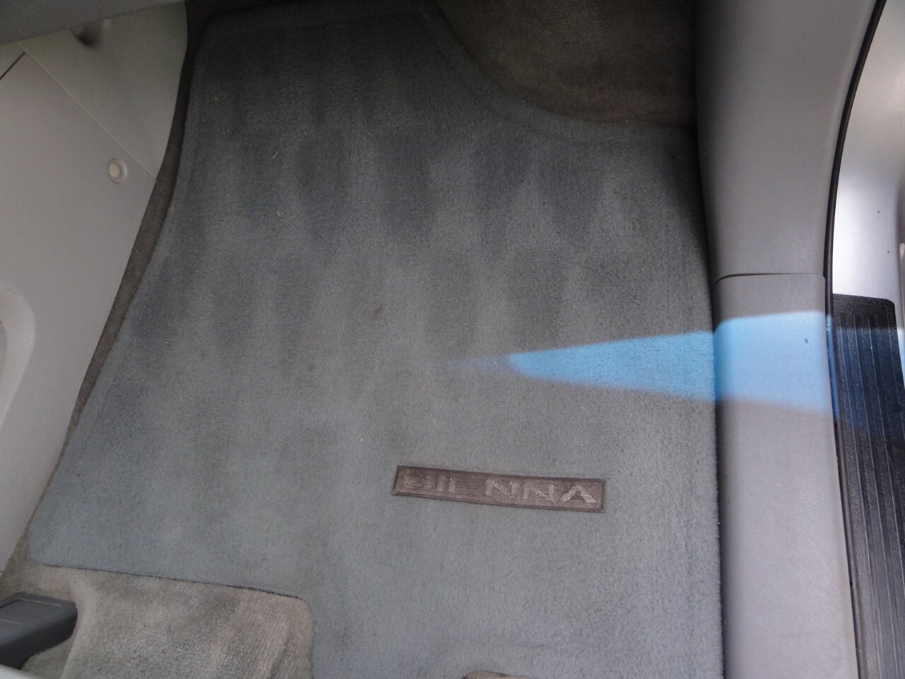 2014 Toyota Sienna XLE 8-Passenger Rear DVD entertainment - Photo 47 - Deland, FL 32720
