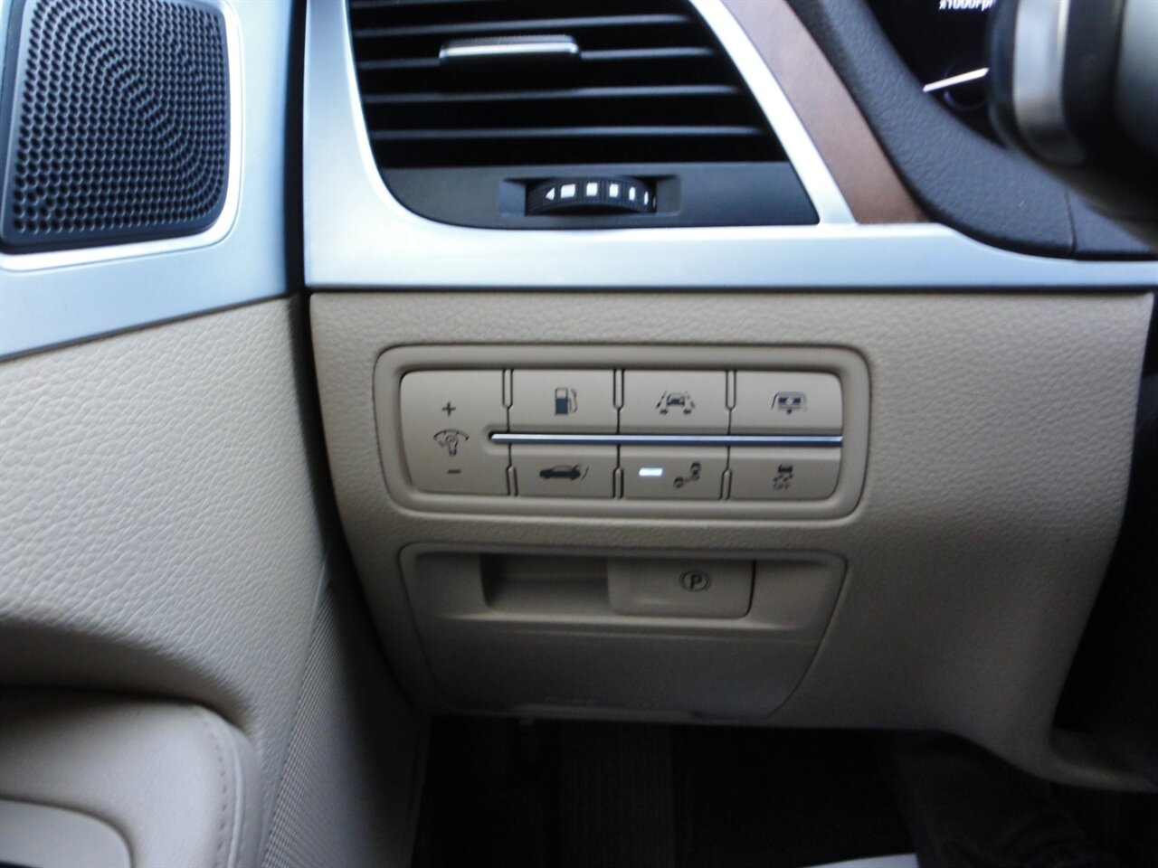 2015 Hyundai Genesis 3.8L Ultra luxury - Photo 59 - Deland, FL 32720
