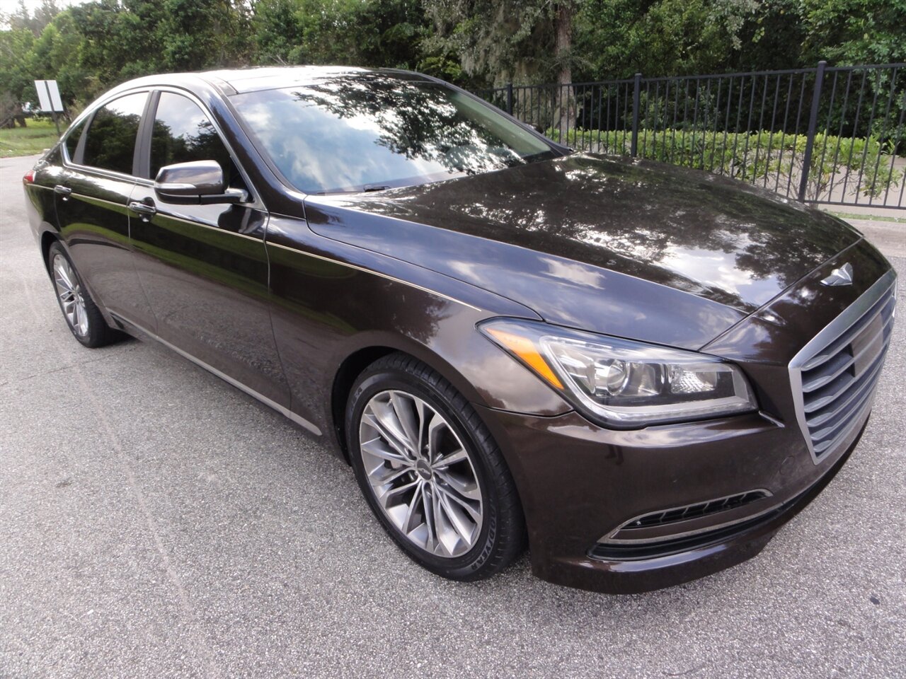 2015 Hyundai Genesis 3.8L  Ultra luxury - Photo 1 - Deland, FL 32720