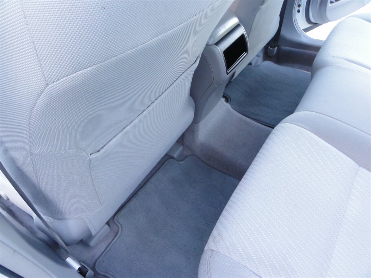 2016 Toyota Camry Hybrid LE   - Photo 36 - Deland, FL 32720