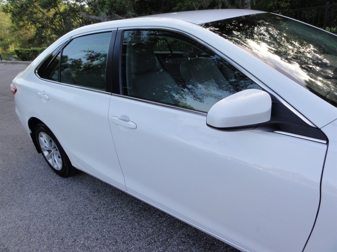 2016 Toyota Camry Hybrid LE   - Photo 10 - Deland, FL 32720