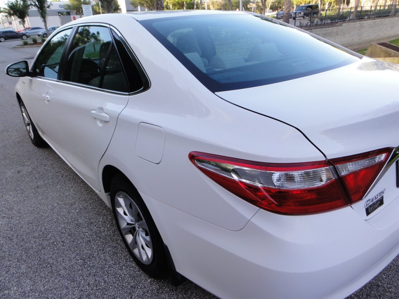 2016 Toyota Camry Hybrid LE   - Photo 12 - Deland, FL 32720
