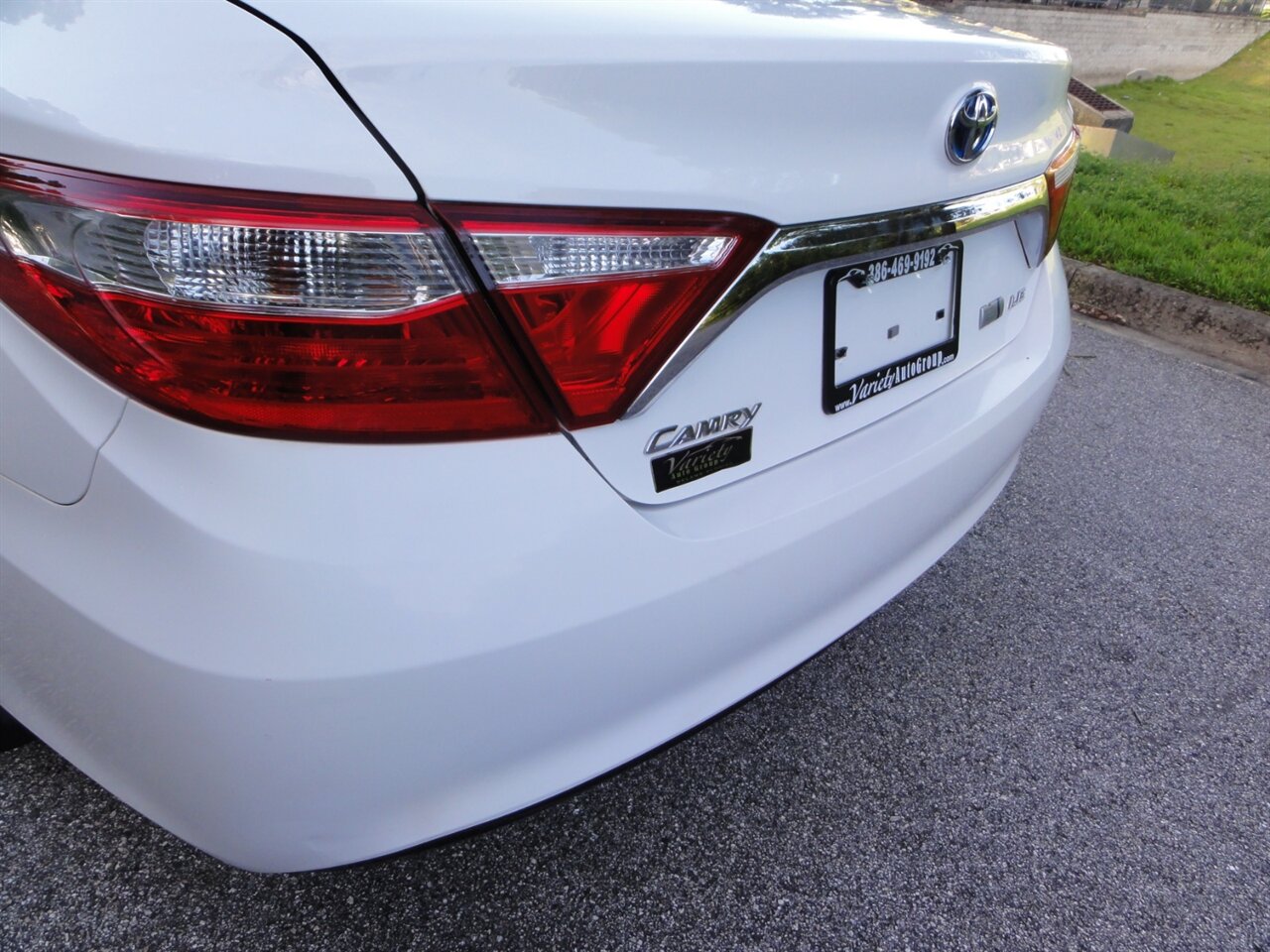 2016 Toyota Camry Hybrid LE   - Photo 21 - Deland, FL 32720