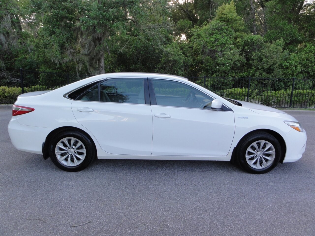 2016 Toyota Camry Hybrid LE   - Photo 15 - Deland, FL 32720