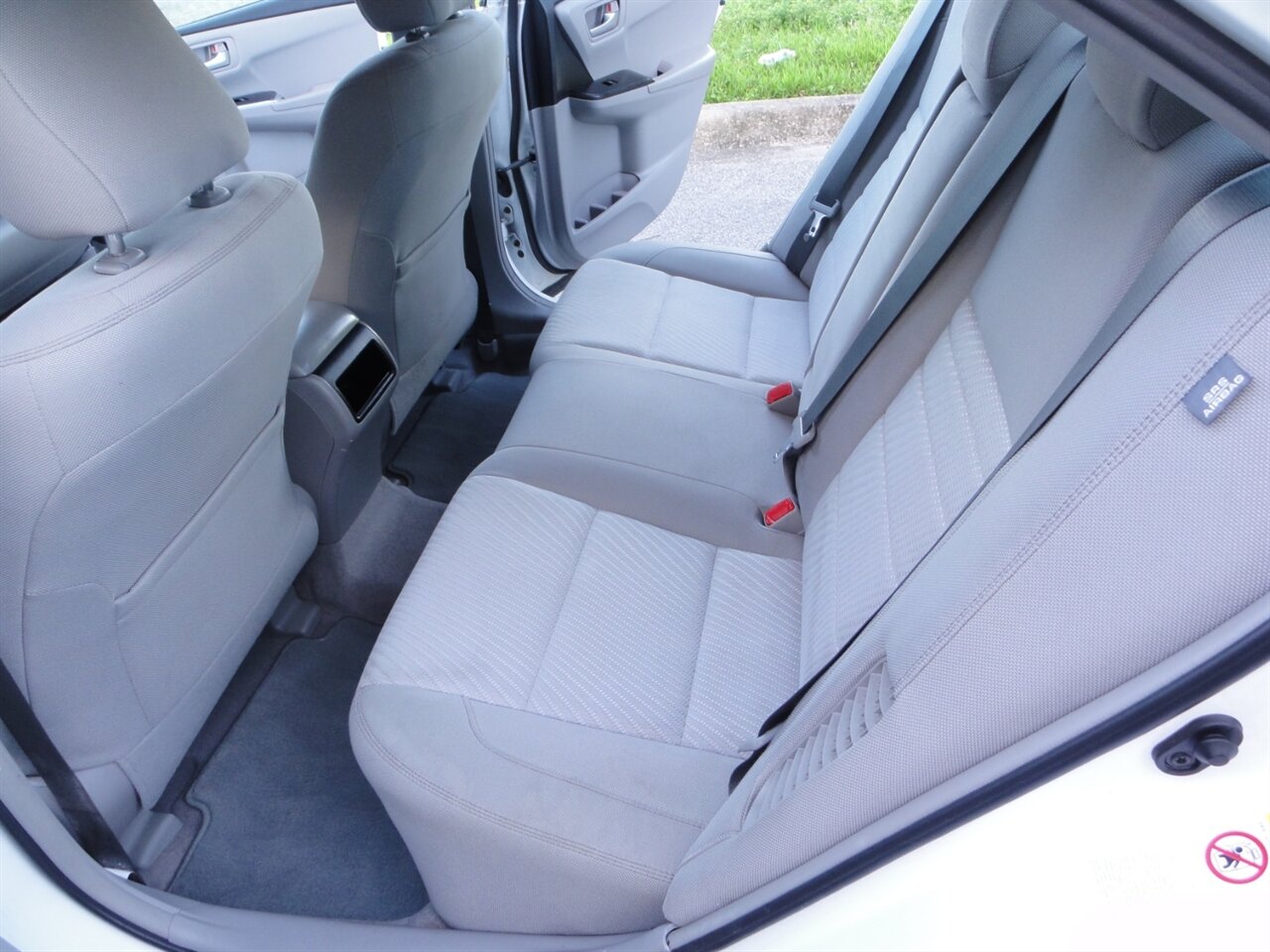 2016 Toyota Camry Hybrid LE   - Photo 35 - Deland, FL 32720