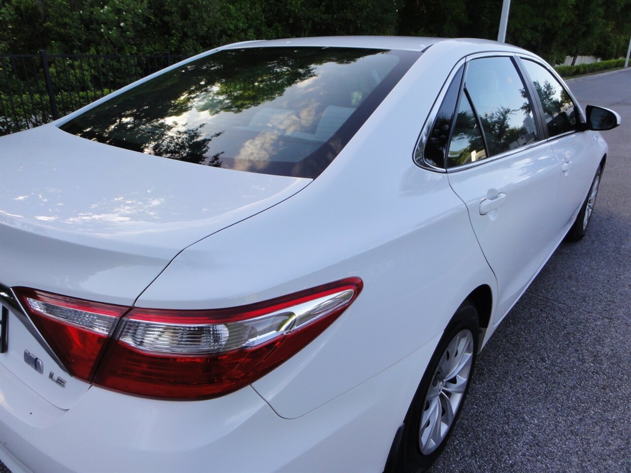 2016 Toyota Camry Hybrid LE   - Photo 13 - Deland, FL 32720